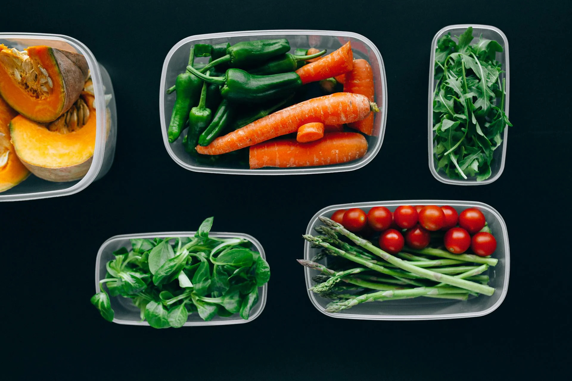 Aké sú najlepšie postupy na skladovanie pečiva v jednorazovej plastovej krabičke na pečivo, aby sa nerozmočilo alebo nepoškodilo?